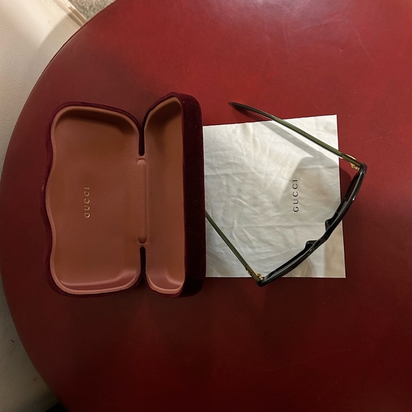 Gucci - Picture 2 of 7